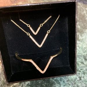 NWT Victoria Secret Necklace/bracelet set